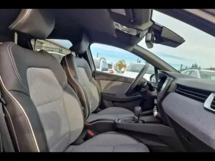 Photo 9 Renault Clio  1.6 E-Tech 145ch full hybrid Techno - 24