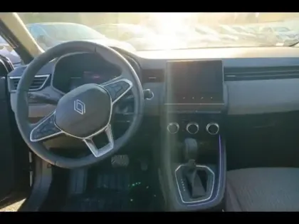 Photo 8 Renault Clio  1.6 E-Tech 145ch full hybrid Techno - 24