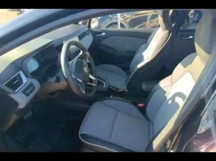 Photo 9 Renault Clio  1.6 E-Tech 145ch full hybrid Techno - 24