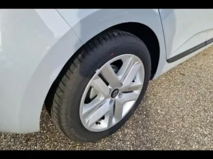 Photo 12 Renault Clio  1.6 E-Tech 145ch full hybrid Evolution - 24