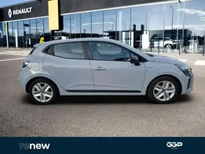 Photo 6 Renault Clio  1.6 E-Tech 145ch full hybrid Evolution - 24