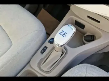 Photo 13 Renault Zoé Zoe Zen charge normale R90 MY19