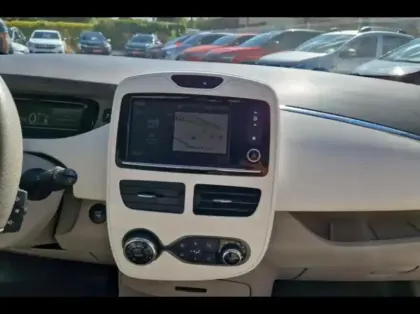 Photo 14 Renault Zoé Zoe Zen charge normale R90 MY19