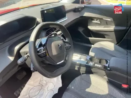 Photo 14 Peugeot 208  1.2 Hybrid 110ch Envy e-DCS6