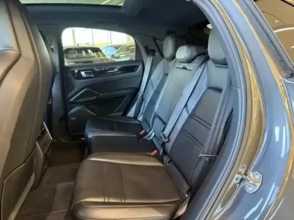 Photo 12 Porsche Cayenne  Coupé 3.0 V6 462ch E-Hybrid