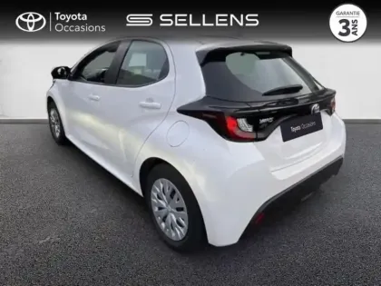 Photo 1 Toyota Yaris  116h Dynamic Business 5p + Programme Beyond Zero Academy MY22