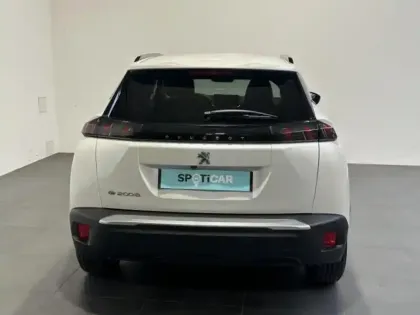Photo 4 Peugeot 2008  e- 136ch Style