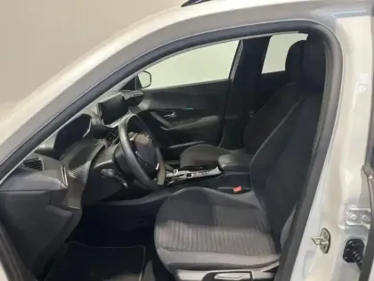 Photo 8 Peugeot 2008  e- 136ch Style