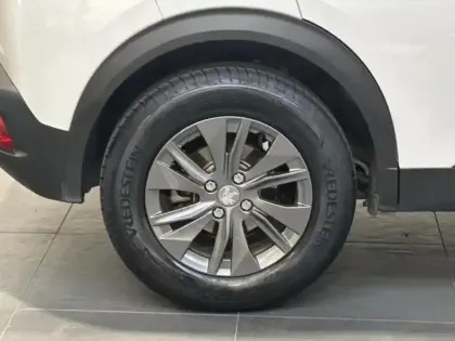 Photo 10 Peugeot 2008  e- 136ch Style