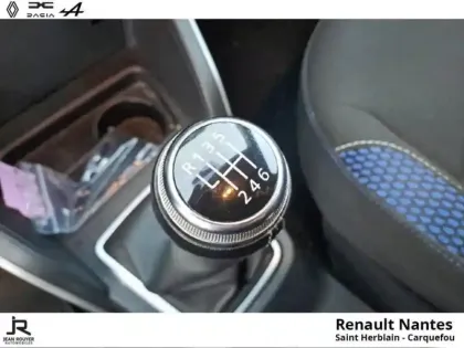 Photo 10 Dacia Duster  1.3 TCe 130ch FAP 15 ans 4x2 -E6U