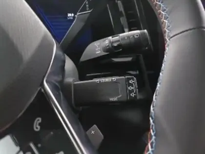 Photo 12 Renault Espace  1.2 E-Tech full hybrid 200ch esprit Alpine 5 places - 24