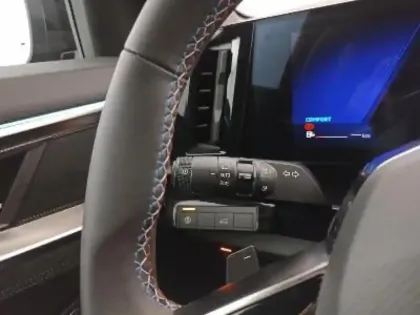 Photo 13 Renault Espace  1.2 E-Tech full hybrid 200ch esprit Alpine 5 places - 24