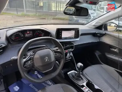 Photo 14 Peugeot 208  1.2 PureTech 100ch S&S Allure  Pack