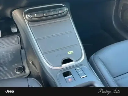 Photo 17 Jeep Avenger  1.2 Turbo T3 145ch MHEV Upland BVR6 4xe