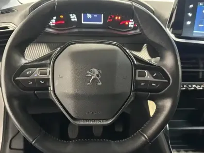 Photo 14 Peugeot 208  1.2 PureTech 100 Active Business GPS Carplay