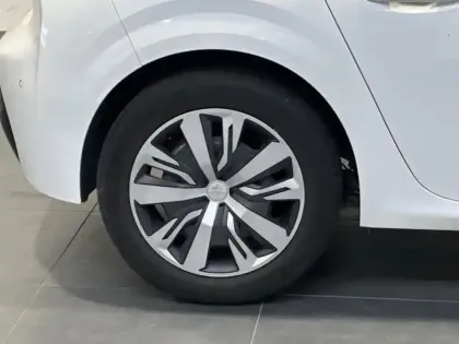 Photo 10 Peugeot 208  1.2 PureTech 100 Active Business GPS Carplay