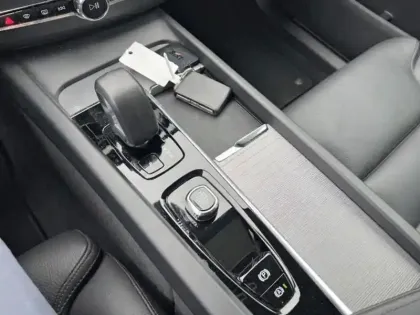 Photo 29 Volvo Xc60  T6 Hybride Rechargeable 253 + 145ch Ultra Style Chrome Geartronic 8 AWD