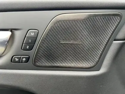 Photo 41 Volvo Xc60  T6 Hybride Rechargeable 253 + 145ch Ultra Style Chrome Geartronic 8 AWD