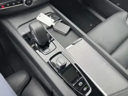 Photo 44 Volvo Xc60  T6 Hybride Rechargeable 253 + 145ch Ultra Style Chrome Geartronic 8 AWD