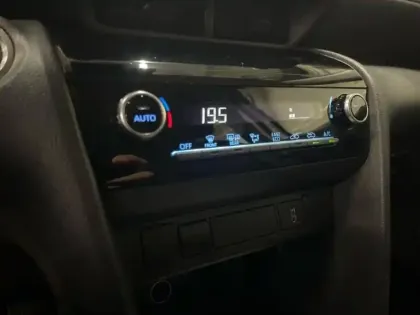 Photo 10 Toyota Yaris  Cross 116h Dynamic MY22