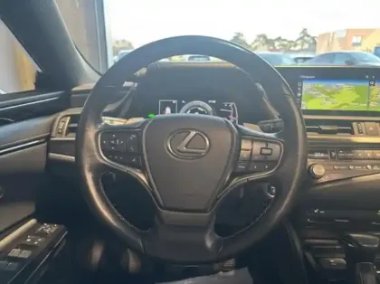 Photo 5 Lexus Es  300h Busins Plus MY21