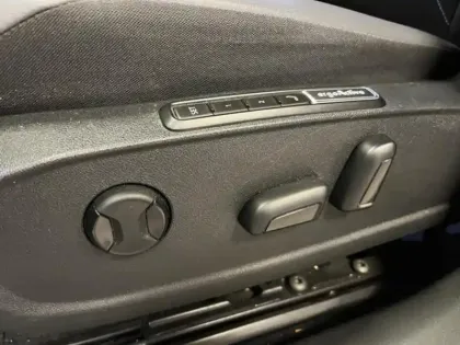 Photo 14 Volkswagen Id.5  204ch Pro Performance 77 kWh