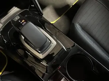 Photo 13 Peugeot 208  e- 136ch Allure