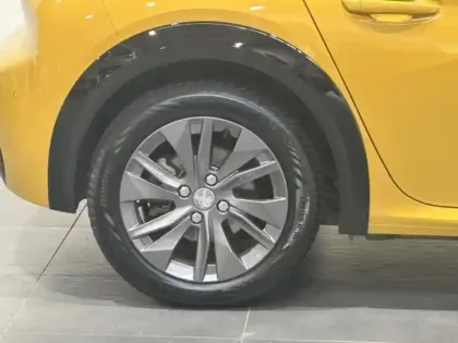 Photo 9 Peugeot 208  e- 136ch Allure