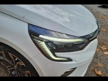 Photo 14 Renault Clio  1.6 E-Tech hybride 140ch Lutecia -21N