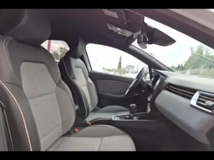 Photo 9 Renault Clio  1.6 E-Tech hybride 140ch Lutecia -21N