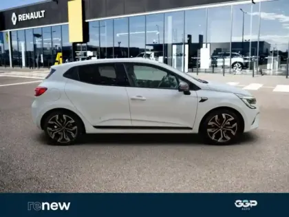 Photo 6 Renault Clio  1.6 E-Tech hybride 140ch Lutecia -21N