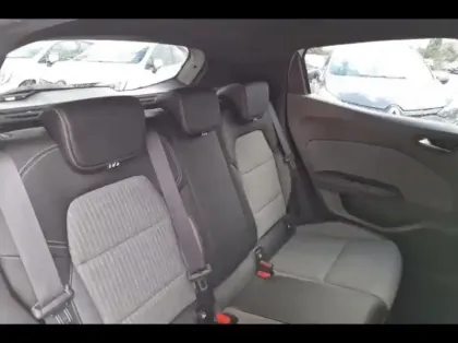 Photo 10 Renault Clio  1.6 E-Tech hybride 140ch Lutecia -21N