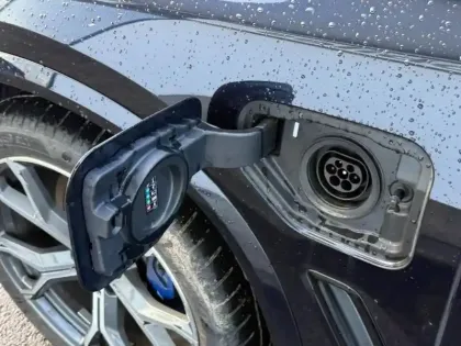 Photo 4 BMW X5  xDrive45e 394ch M Sport 17cv