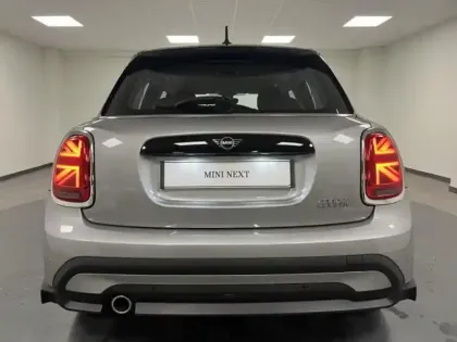 Photo 5 Mini Mini  5 Portes Cooper 136ch Edition Premium Plus BVA7