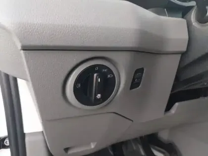 Photo 14 Volkswagen Crafter  Fg 35 L3H3 2.0 TDI 140ch Business Traction