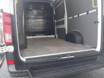 Photo 5 Volkswagen Crafter  Fg 35 L3H3 2.0 TDI 140ch Business Traction