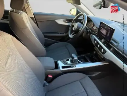 Photo 19 Audi A4  AVANT 35 TFSI 150CH BUSINESS LINE S TRONIC 7