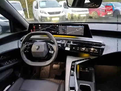 Photo 14 Peugeot 3008  1.2 Hybrid 136ch Allure e-DCS6