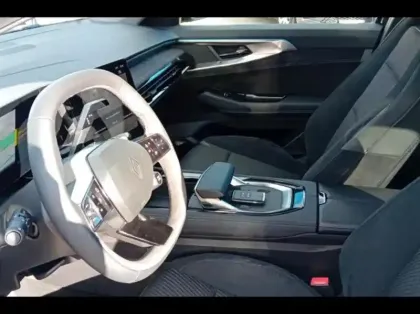 Photo 9 Renault Espace  1.2 E-Tech full hybrid 200ch esprit Alpine 7 places - 24