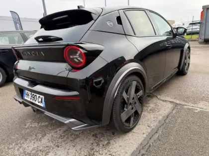 Photo 20 Lancia Ypsilon  H.F. Perfo 280ch 54kWh HF