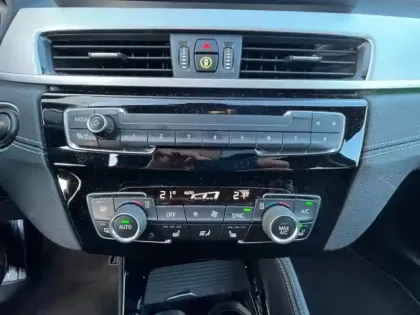 Photo 10 BMW X1  sDrive18iA 140ch xLine DKG7