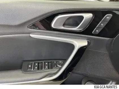 Photo 11 Kia Xceed  1.6 GDi 105ch + Plug-In 60.5ch Premium DCT6