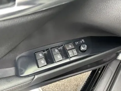 Photo 11 Toyota Camry  Hybride 218ch Dynamic Business