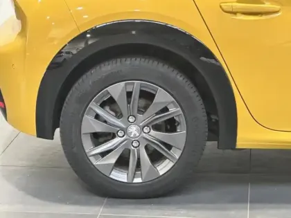 Photo 10 Peugeot 208  e- 136ch Allure