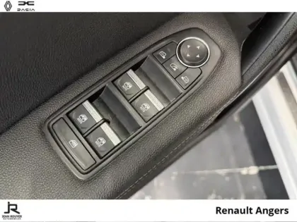 Photo 9 Renault Captur  1.6 E-Tech Plug-in 160ch Initiale Paris