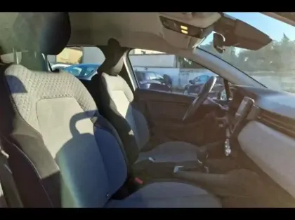 Photo 9 Renault Clio  1.6 E-Tech 145ch full hybrid Evolution - 24