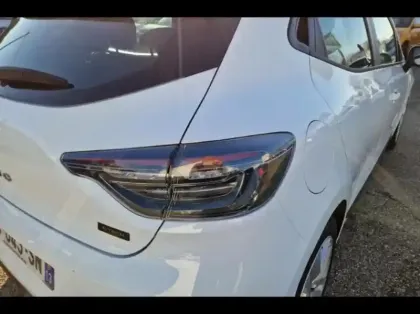 Photo 13 Renault Clio  1.6 E-Tech 145ch full hybrid Evolution - 24