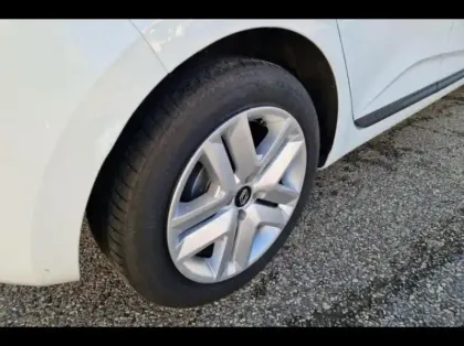 Photo 12 Renault Clio  1.6 E-Tech 145ch full hybrid Evolution - 24