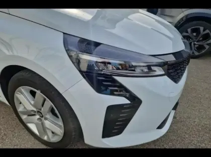 Photo 14 Renault Clio  1.6 E-Tech 145ch full hybrid Evolution - 24