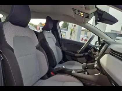 Photo 9 Renault Clio  1.6 E-Tech 145ch full hybrid Evolution - 24